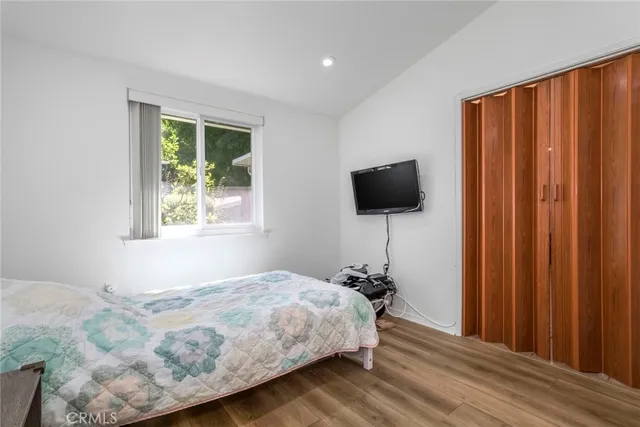 $369,999 | 19124 Avenue Of The Oaks, Unit A, Newhall, CA 91321