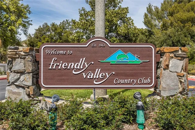 $369,999 | 19124 Avenue Of The Oaks, Unit A, Newhall, CA 91321