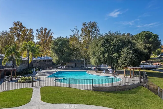 $369,999 | 19124 Avenue Of The Oaks, Unit A, Newhall, CA 91321