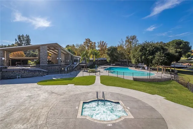 $369,999 | 19124 Avenue Of The Oaks, Unit A, Newhall, CA 91321