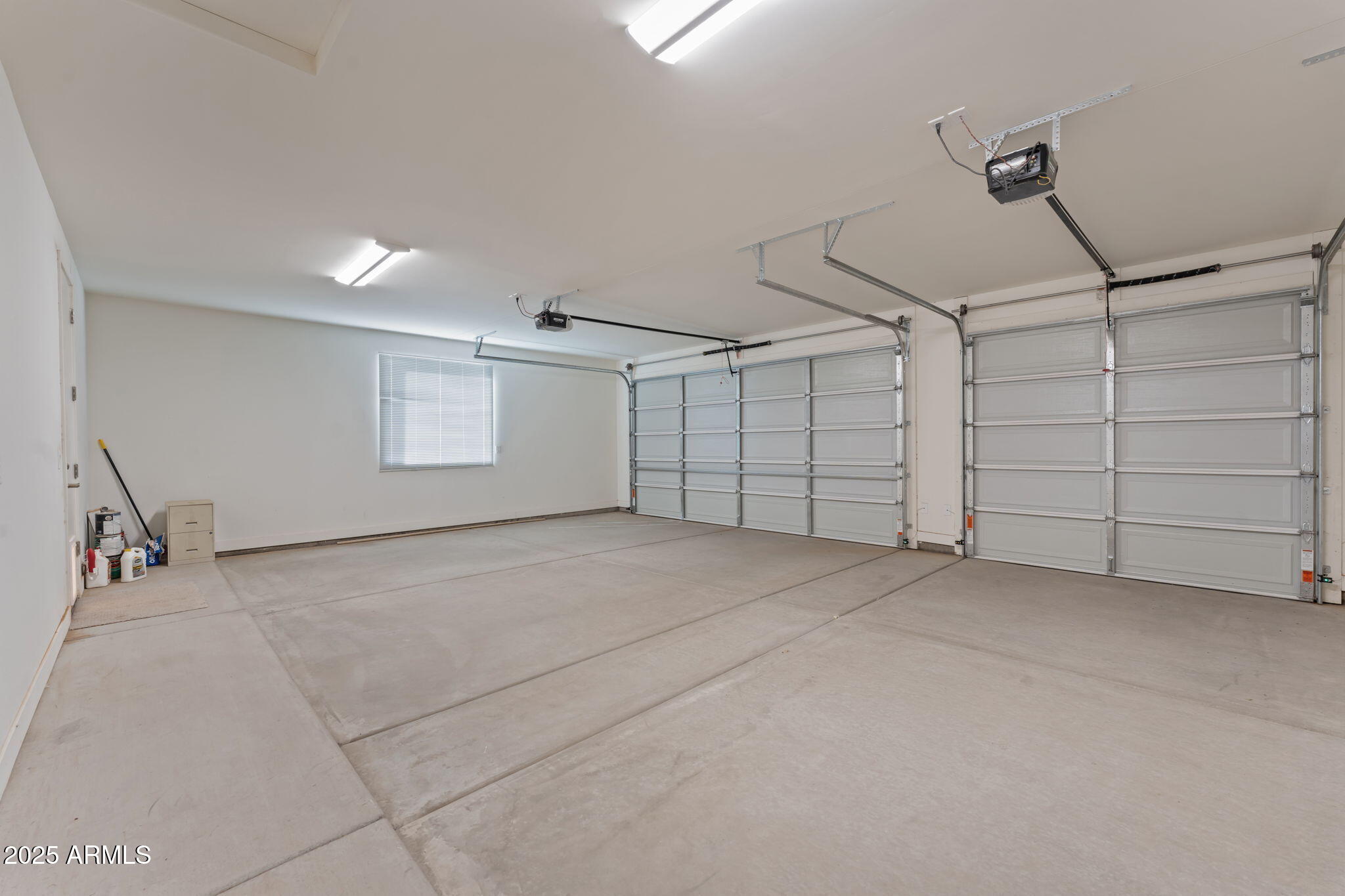 23012 Peak View Road Wittmann, AZ 85361 - Photo 29 of 44 a view of a garage