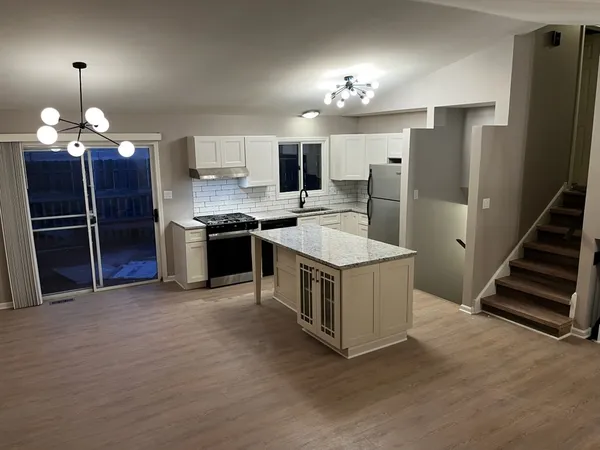 $3,195 | 1149 North Cardinal Drive, Palatine, IL 60074