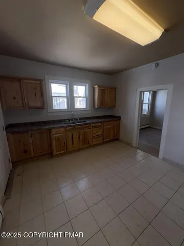 $925 | 532 Cherry Street, Unit A, Scranton, PA 18505