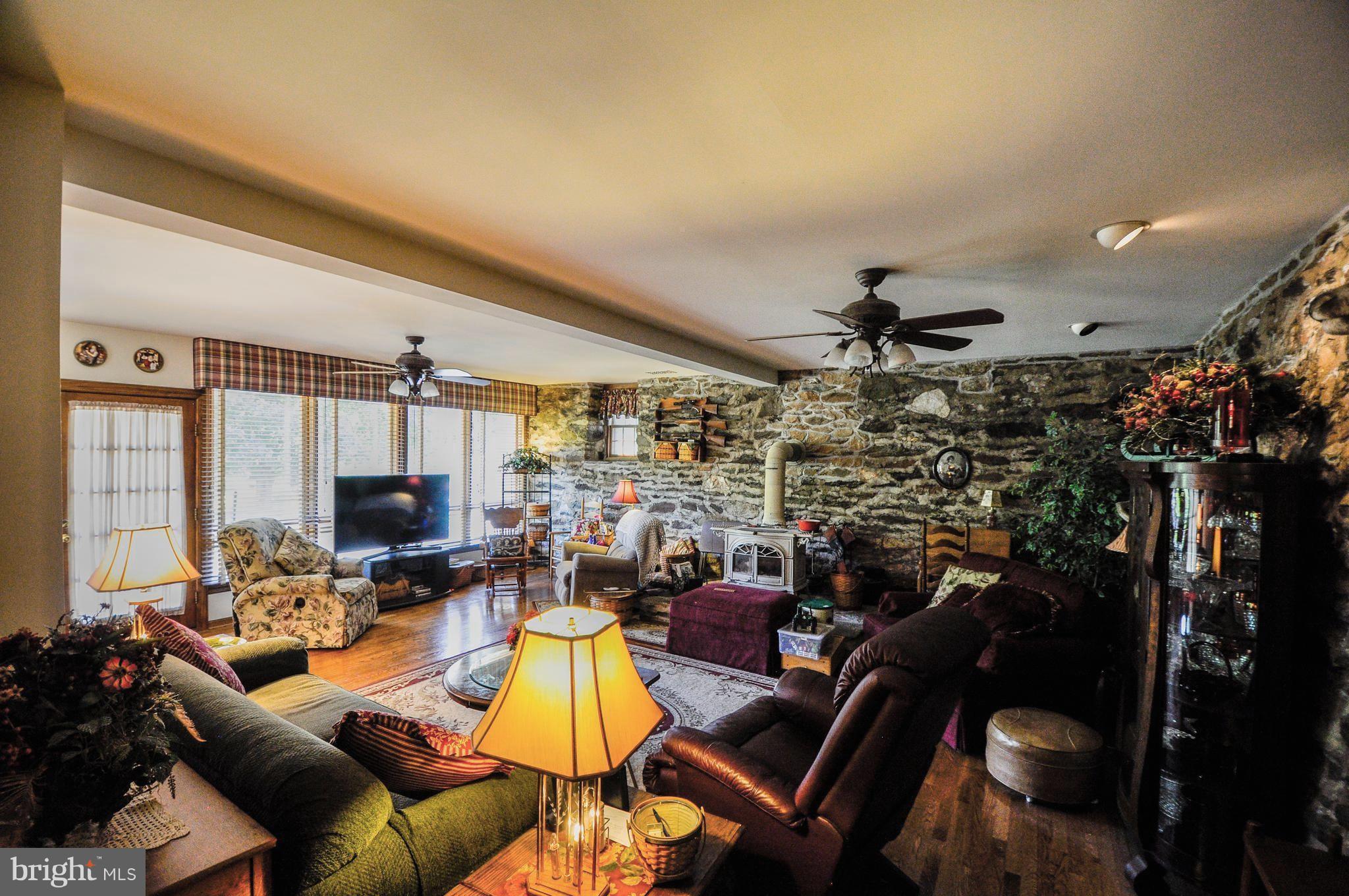 3006-3018 Sumantown Road Middletown, MD 21769 - Photo 11 of 29 Family Room