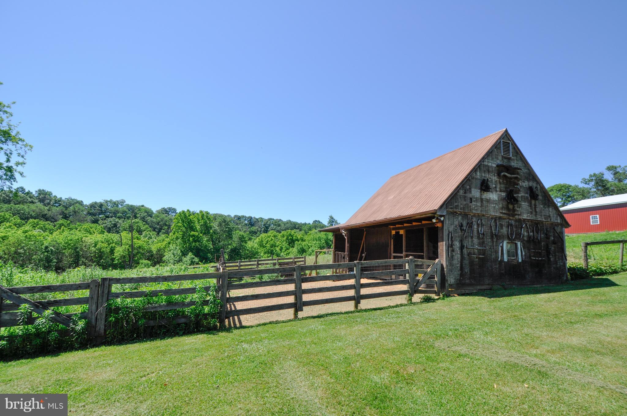 3006-3018 Sumantown Road Middletown, MD 21769 - Photo 22 of 29 Animal barn