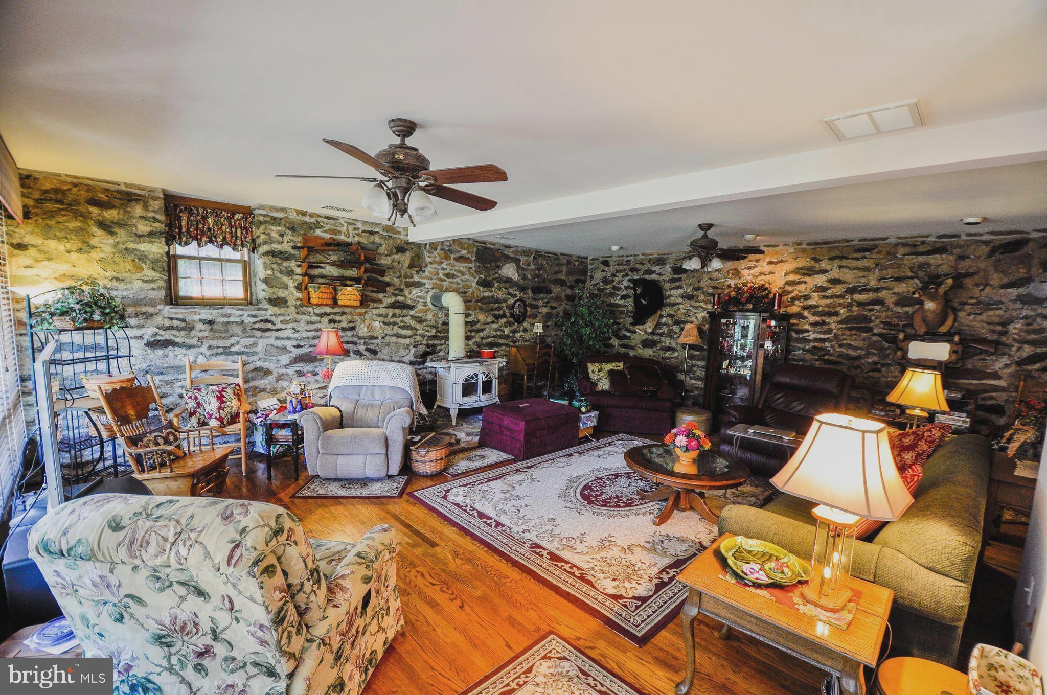 3006-3018 Sumantown Road Middletown, MD 21769 - Photo 10 of 29 Family Room