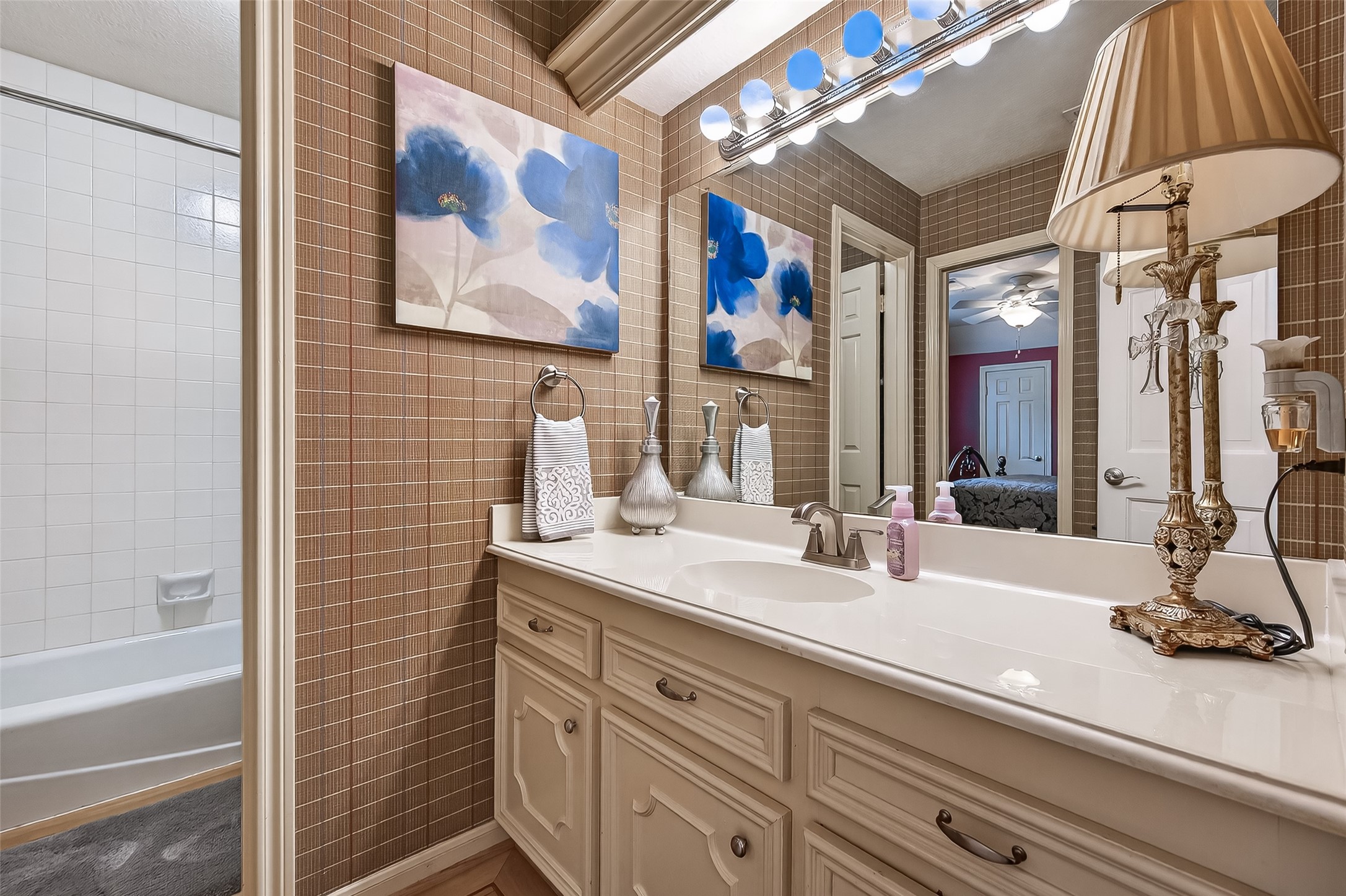 7310 Maidstone Lane Houston, TX 77095 - Photo 29 of 40 This is the second guest bath.