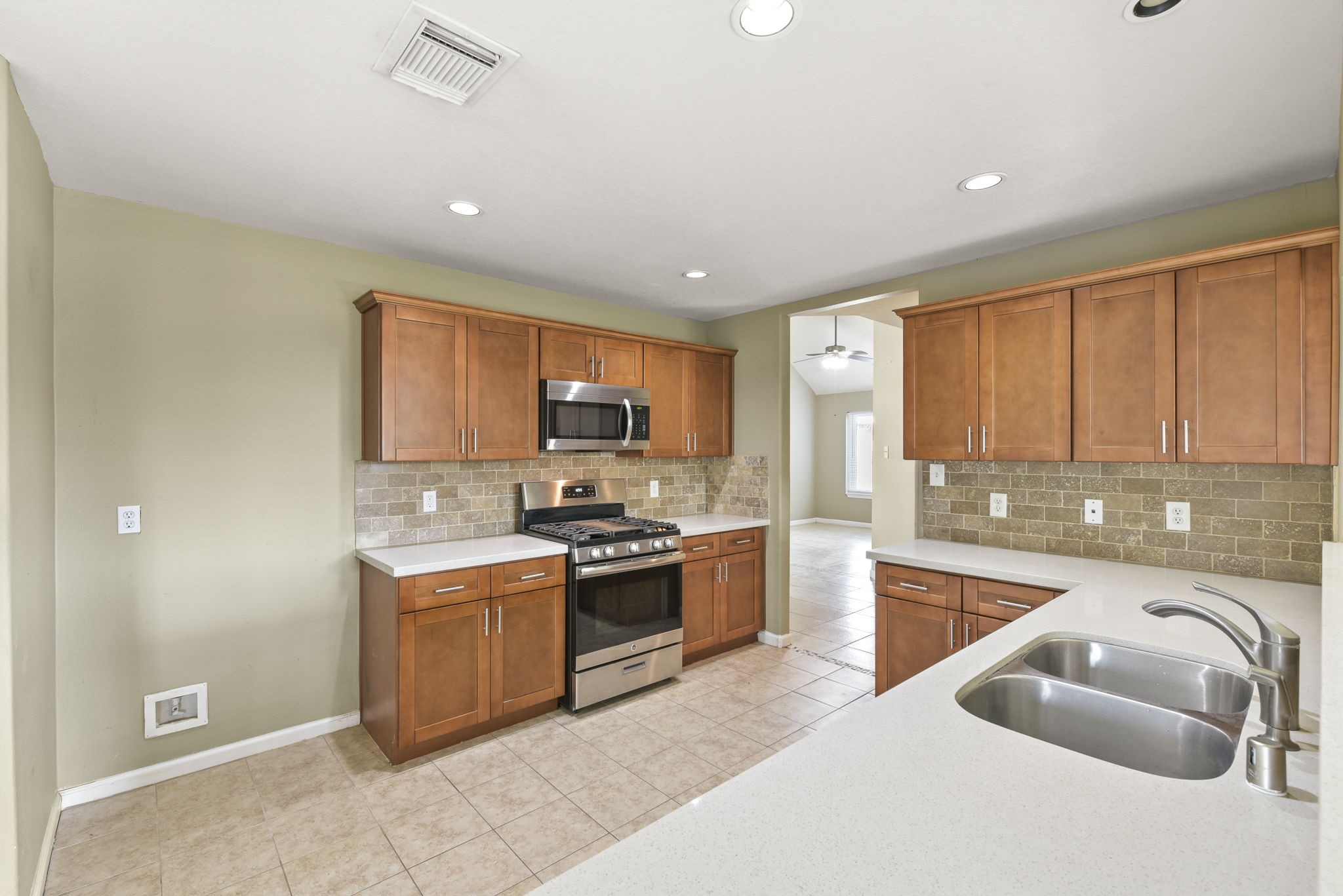 5406 Gate Canyon Court Spring, TX 77373 - Photo 12 of 46