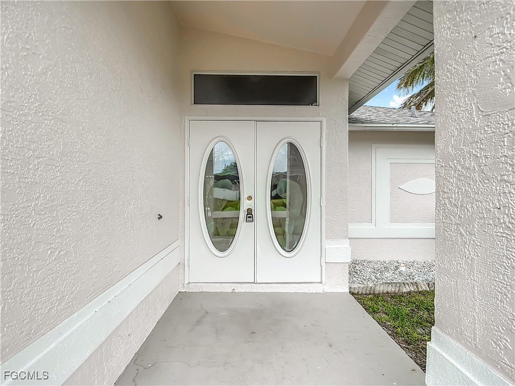 17540 Homewood Road Fort Myers, FL 33967 - Photo 4 of 22 Gallery Image 4