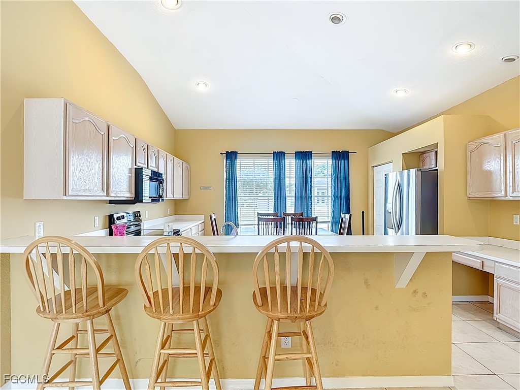 17540 Homewood Road Fort Myers, FL 33967 - Photo 6 of 22 Gallery Image 6