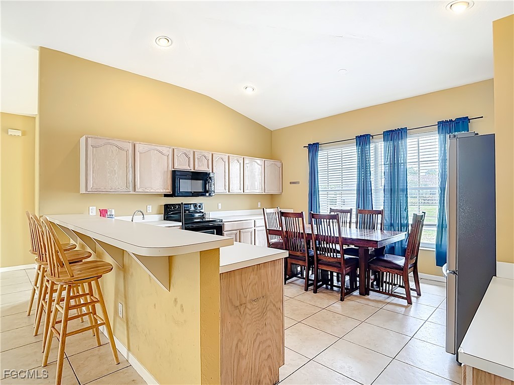 17540 Homewood Road Fort Myers, FL 33967 - Photo 7 of 22 Gallery Image 7