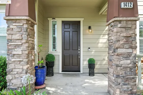 a view of entrance door of the house
