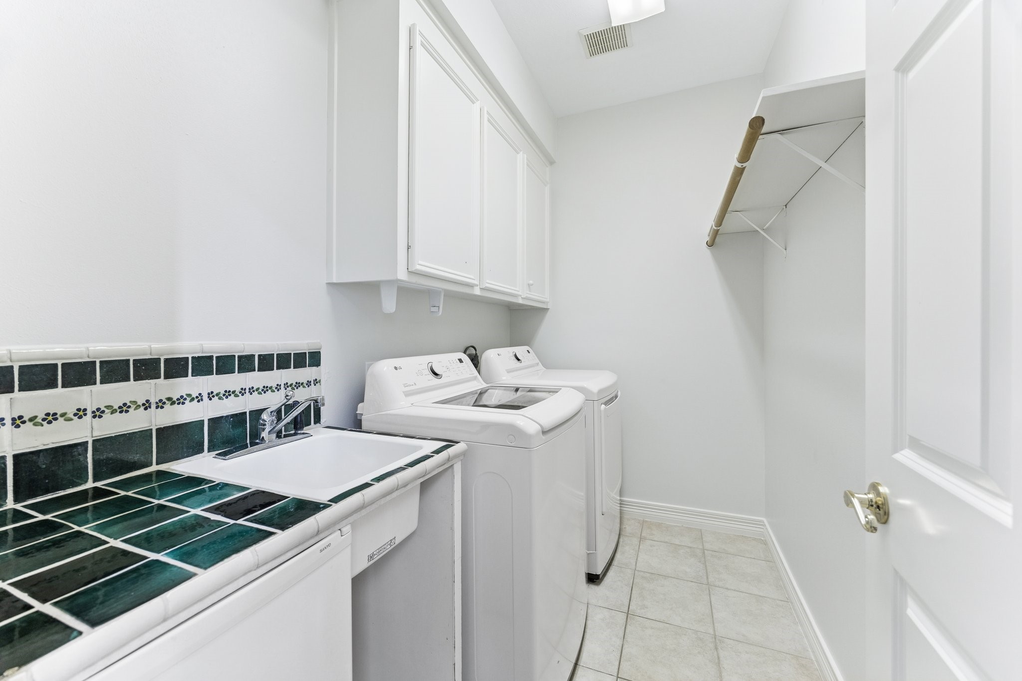 1202 Marconi Street Houston, TX 77019 - Photo 13 of 23 a utility room with dryer and washer