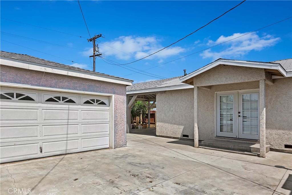 617 South Chester Avenue Compton, CA 90221 - Photo 7 of 34 a view of an entrance of the house