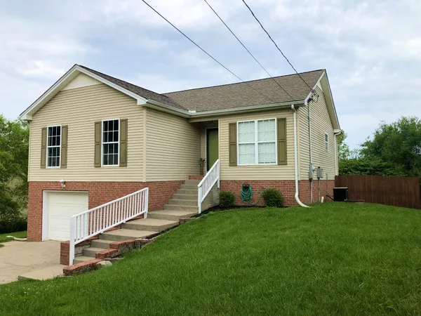 $2,150 | 105 Cimmaron Drive, Goodlettsville, TN 37072