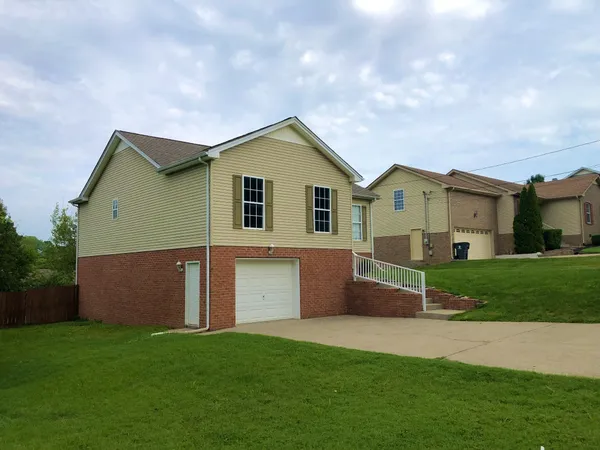 $2,150 | 105 Cimmaron Drive, Goodlettsville, TN 37072