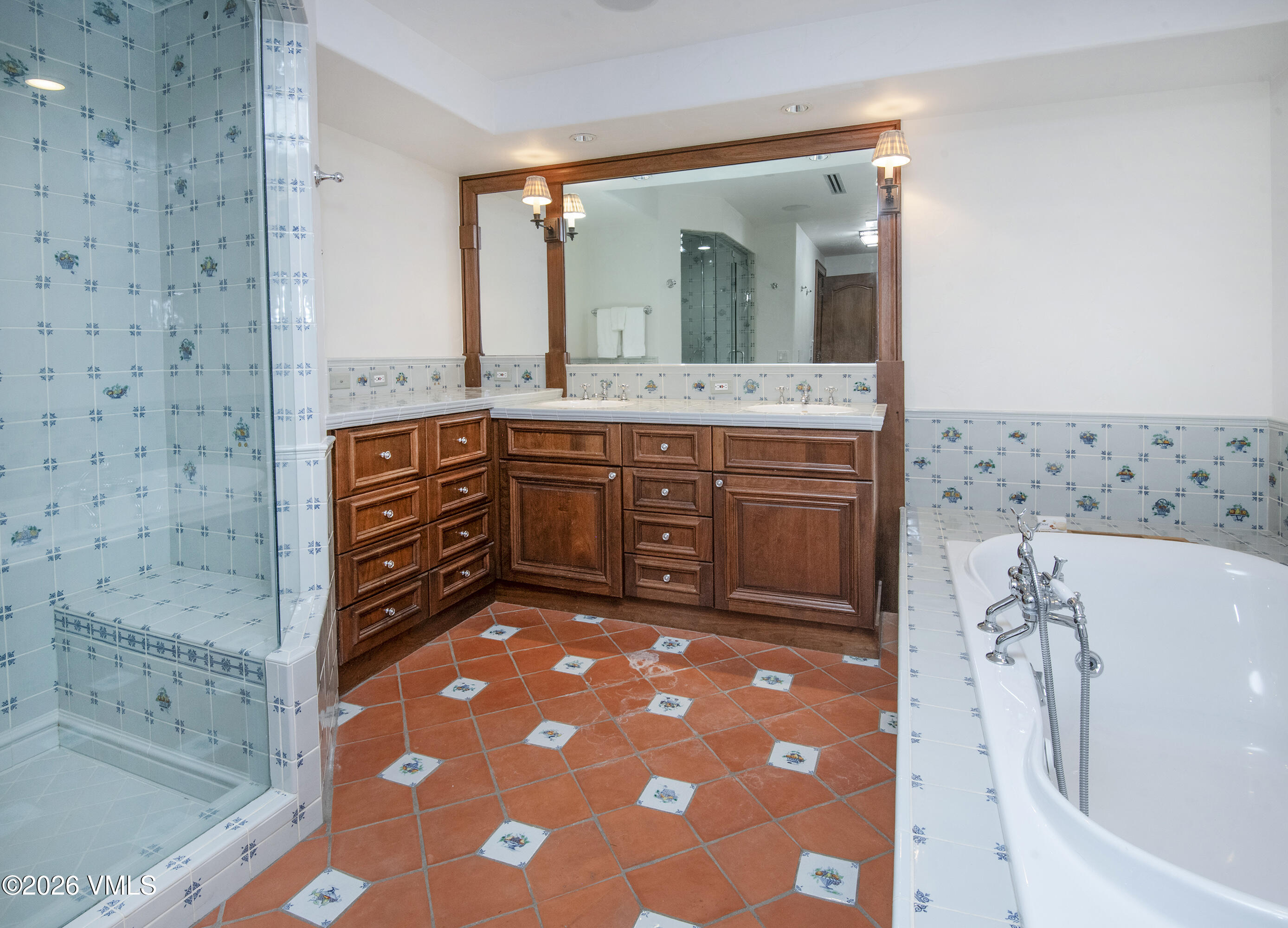 458 Vail Valley Drive, Unit R5 Vail, CO 81657 - Photo 26 of 39 2nd Primary Bath