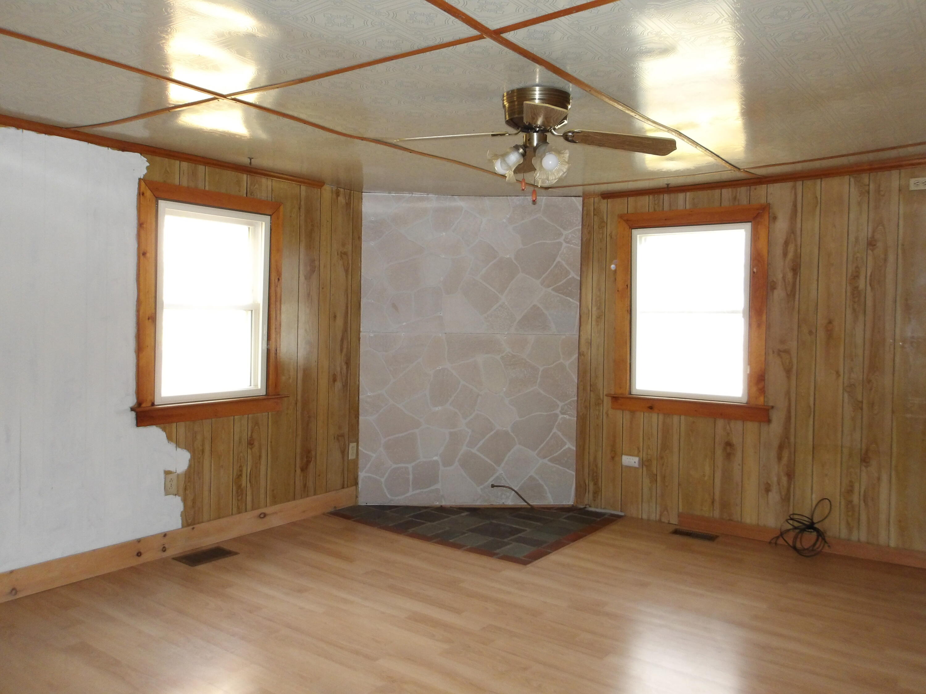 39 Sawyer Street Waterville, ME 04901 - Photo 17 of 35 100_0199