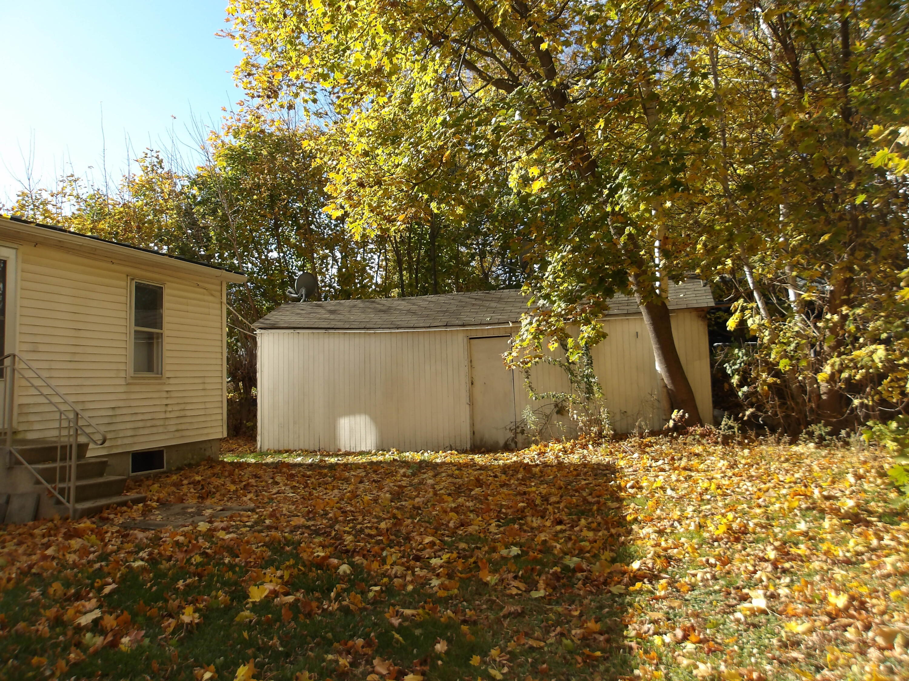 39 Sawyer Street Waterville, ME 04901 - Photo 6 of 35 100_0211