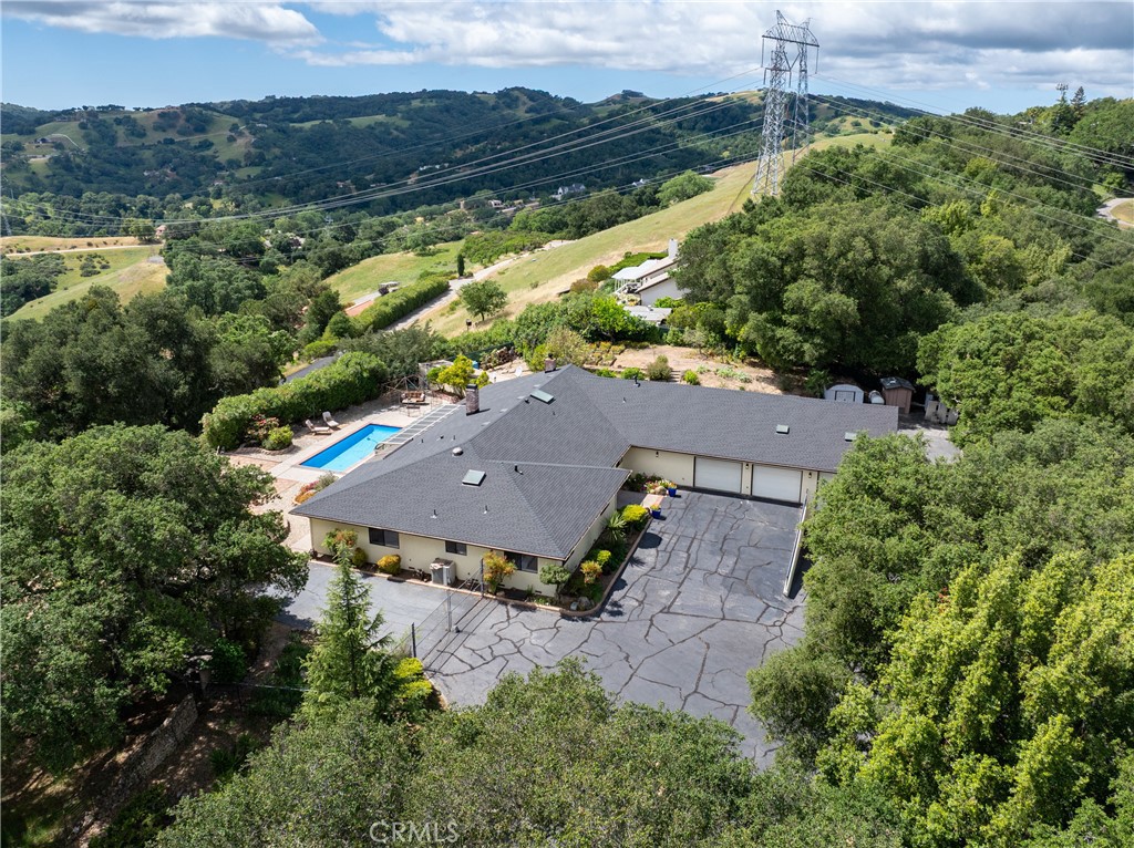 13305 Santa Ana Road Atascadero, CA 93422 - Photo 68 of 69 an aerial view of house with a yard