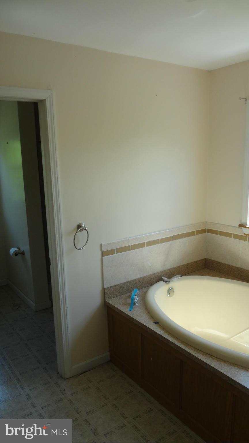 3545 Hopeland Road Frederick, MD 21704 - Photo 10 of 16 a close up of a bathtub