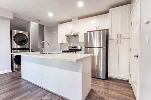 $1,849,000 | 7796 Skyhill Drive, Los Angeles, CA 90068