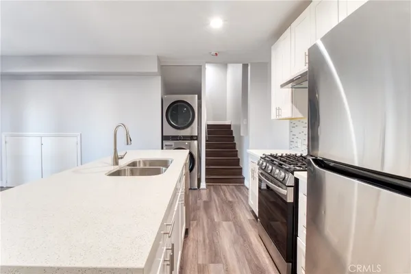 $1,849,000 | 7796 Skyhill Drive, Los Angeles, CA 90068