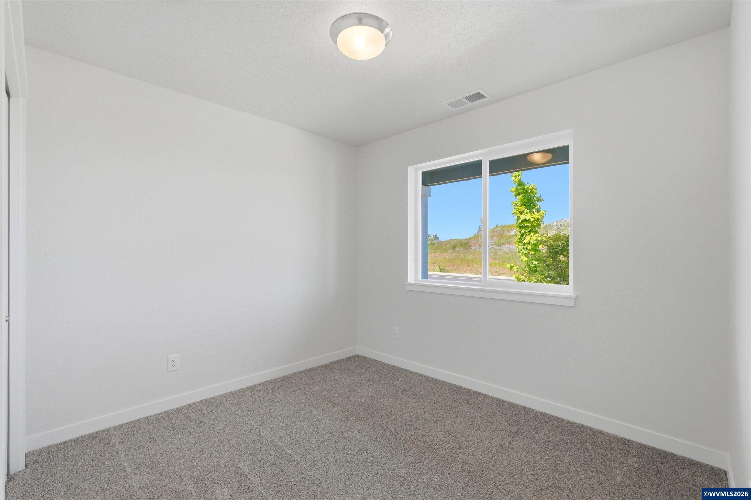 1539 Southeast Hankel Street Dallas, OR 97338 - Photo 13 of 32