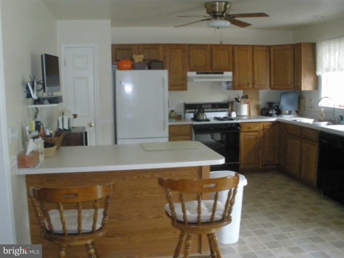 677 Foxcroft Road Warrenton, VA 20186 - Photo 1 of 19 Kitchen