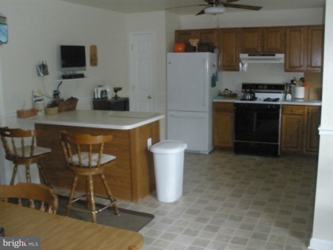 677 Foxcroft Road Warrenton, VA 20186 - Photo 8 of 19 Kitchen