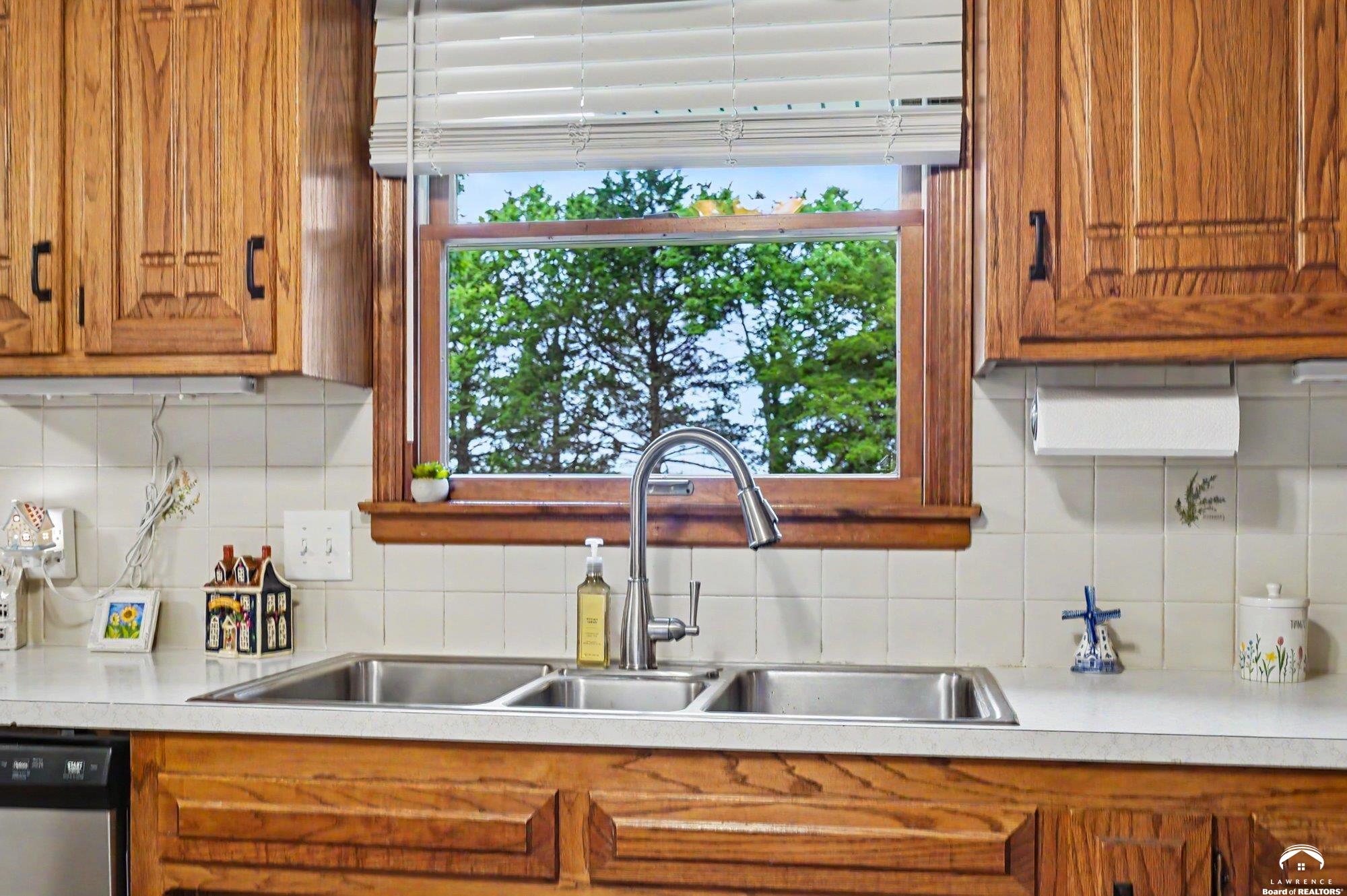 14805 27th Street Perry, KS 66073 - Photo 15 of 94