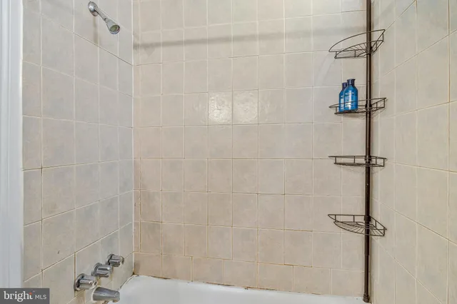 $330,000 | 1602 Isherwood Street Northeast, Unit 3, Washington, DC 20002