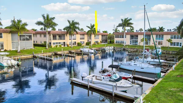 $169,500 | 2600 South Kanner Highway, Unit Q8, Stuart, FL 34994