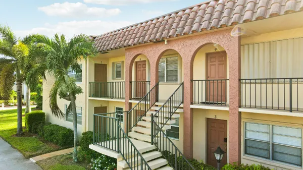 $169,500 | 2600 South Kanner Highway, Unit Q8, Stuart, FL 34994