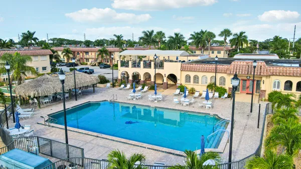 $169,500 | 2600 South Kanner Highway, Unit Q8, Stuart, FL 34994