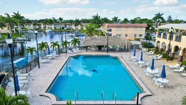 $169,500 | 2600 South Kanner Highway, Unit Q8, Stuart, FL 34994