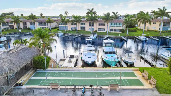 $169,500 | 2600 South Kanner Highway, Unit Q8, Stuart, FL 34994