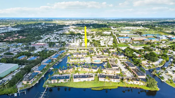 $169,500 | 2600 South Kanner Highway, Unit Q8, Stuart, FL 34994