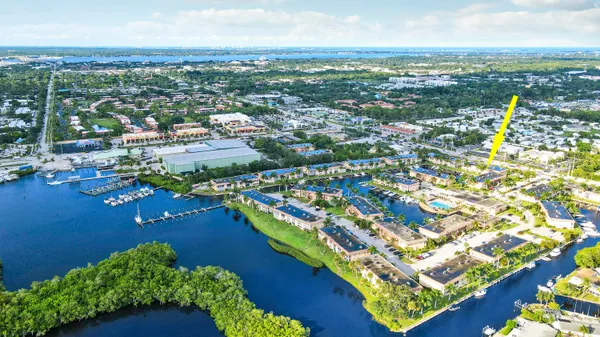 $169,500 | 2600 South Kanner Highway, Unit Q8, Stuart, FL 34994