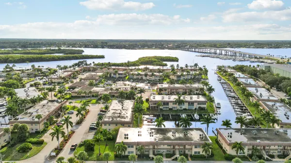 $169,500 | 2600 South Kanner Highway, Unit Q8, Stuart, FL 34994