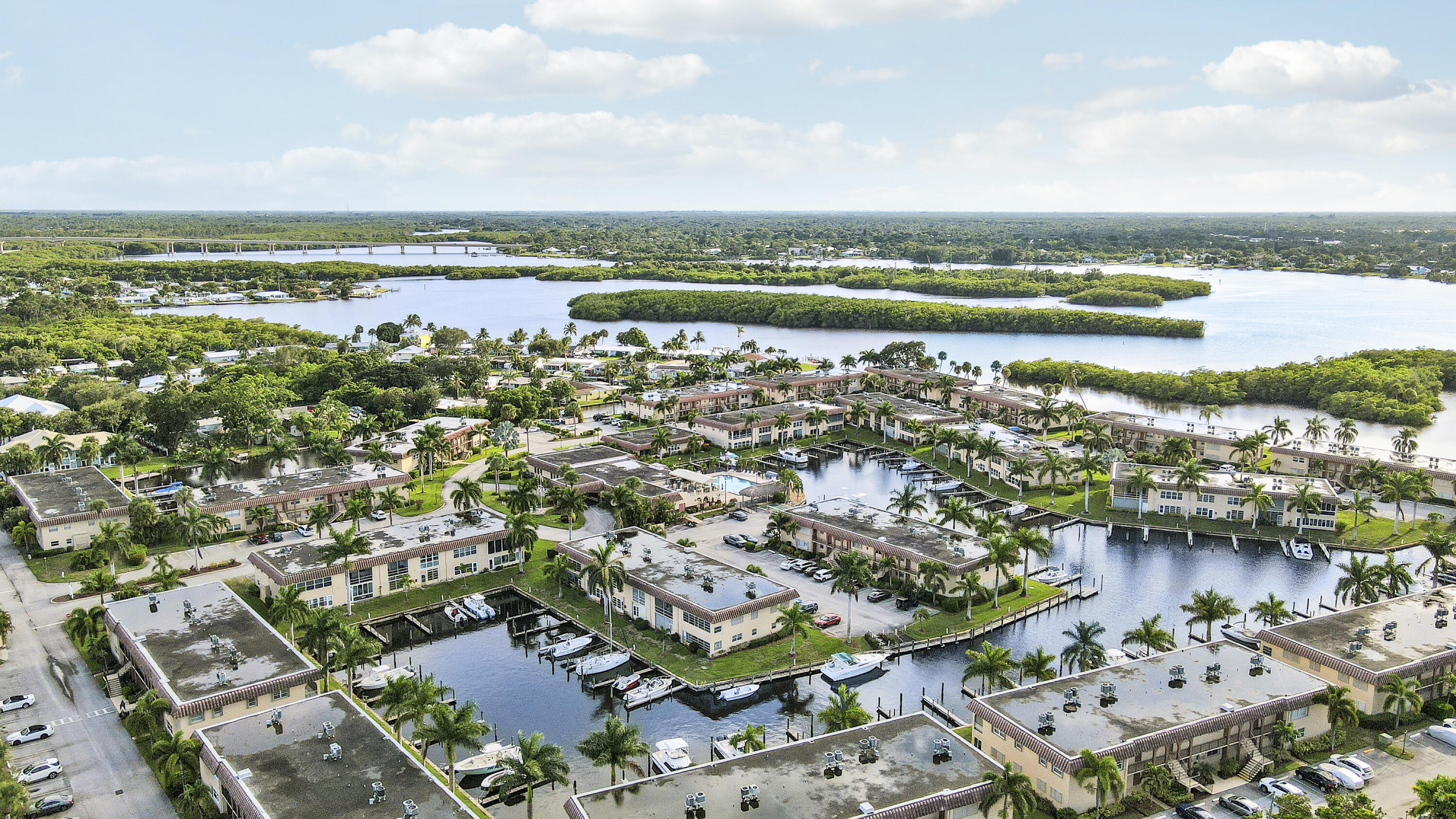 2600 South Kanner Highway, Unit Q8 Stuart, FL 34994 - Photo 48 of 52 an aerial view of multiple house