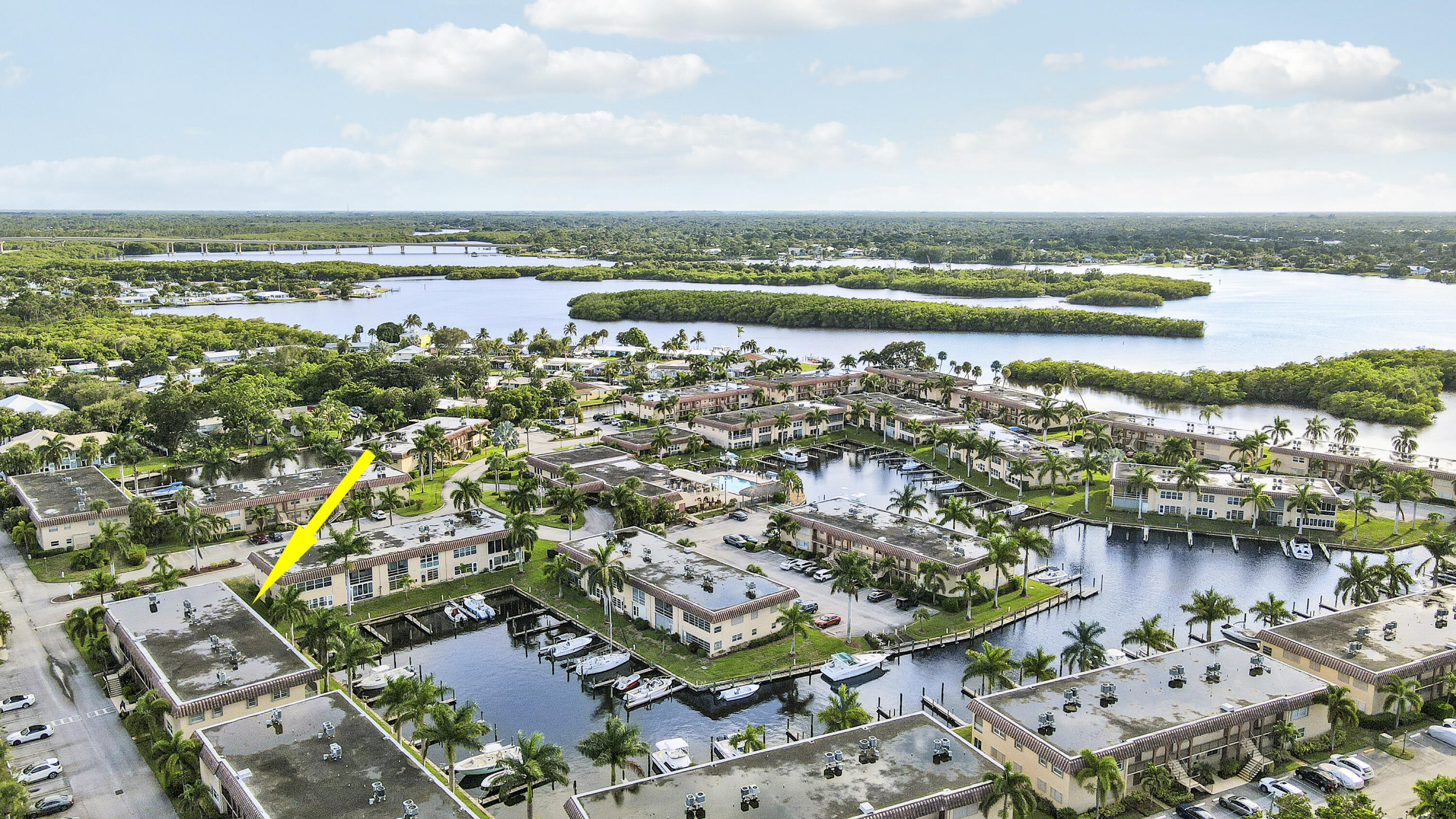 2600 South Kanner Highway, Unit Q8 Stuart, FL 34994 - Photo 49 of 52 an aerial view of multiple house
