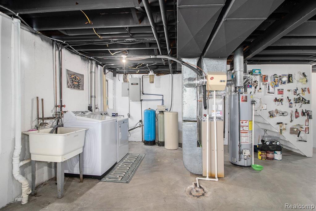 2330 Keith Road West Bloomfield, MI 48324 - Photo 21 of 23 Gallery Image 21