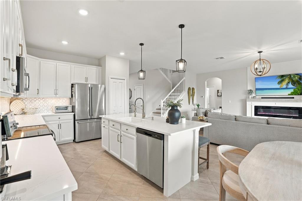 2114 Hamlin Street Naples, FL 34120 - Photo 7 of 48 Gallery Image 7