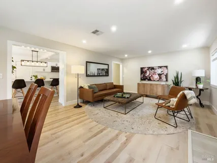 $879,000 | 1 Alta Drive, Petaluma, CA 94954