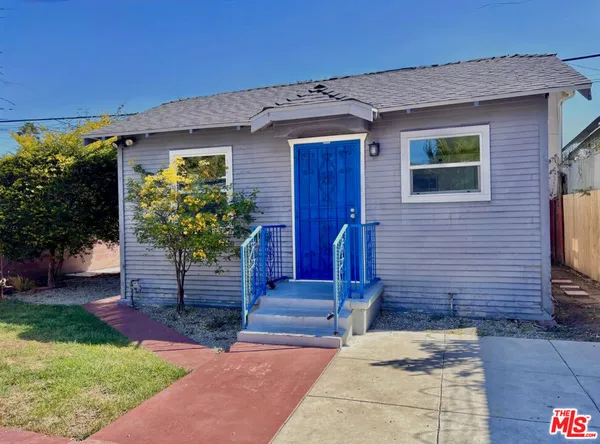 $1,995 | 3774 South Gramercy Place, Los Angeles, CA 90018