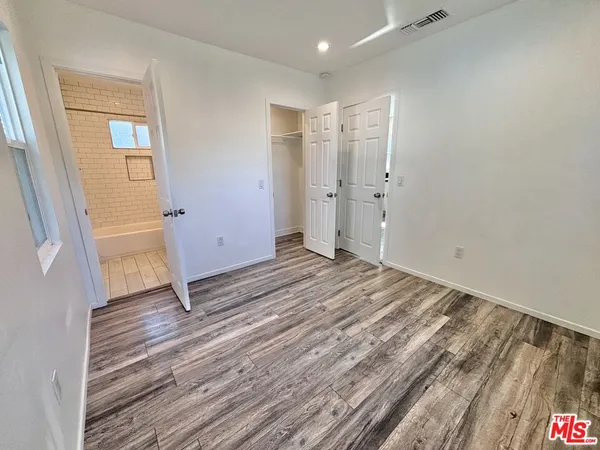 $1,995 | 3774 South Gramercy Place, Los Angeles, CA 90018