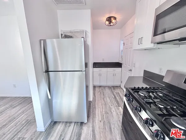 $1,995 | 3774 South Gramercy Place, Los Angeles, CA 90018