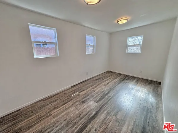 $1,995 | 3774 South Gramercy Place, Los Angeles, CA 90018