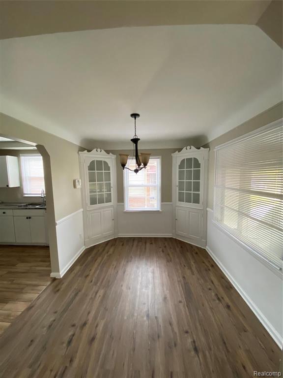 21325 Newcastle Road Harper Woods, MI 48225 - Photo 7 of 23